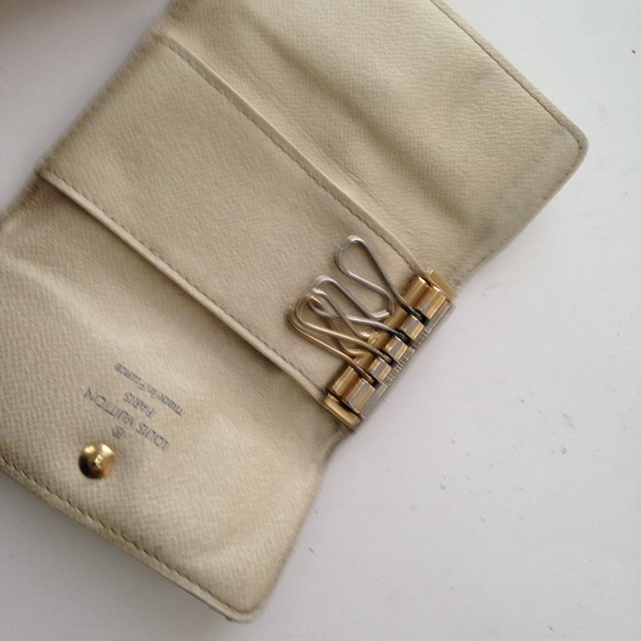 Louis Vuitton, Damier Azuzr 4-Hooks Key Case - Picture 6 of 9